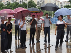 綿陽(yáng)市涪城區政協(xié)及昭覺(jué)縣政協(xié)領(lǐng)導一行蒞臨東辰學(xué)校參觀(guān)指導