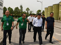綿陽(yáng)市委副書(shū)記、市長(cháng)元方到清香園調味品專(zhuān)題調研